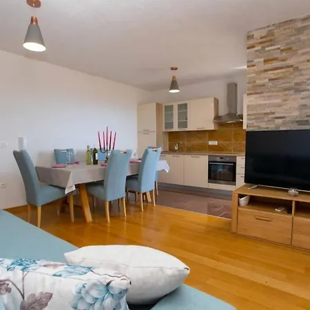 Ivica #6 Apartment *