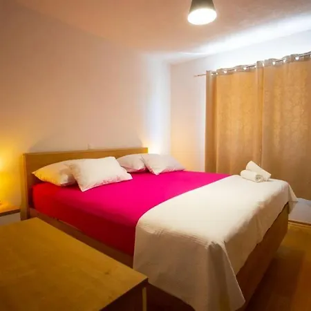 Apartman Ivica #6 *